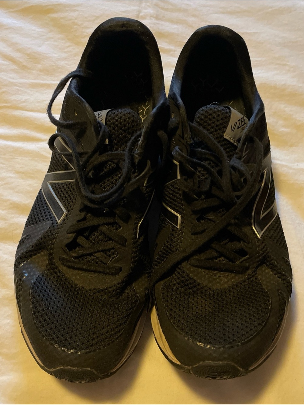 New Balance Men's Black Athletic Running Shoes w/ Subtle Silver Accents Size 11